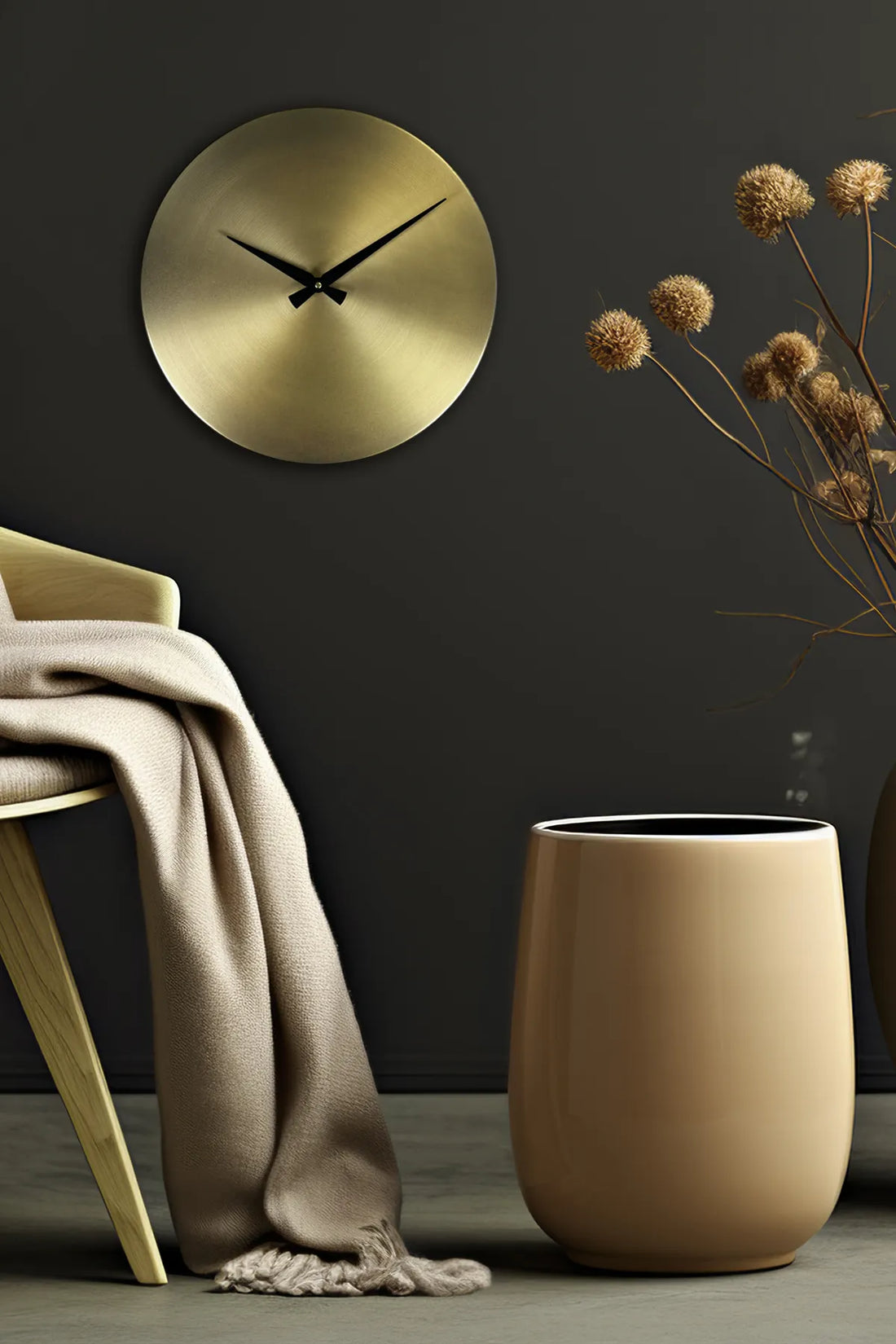 Metal Wall Clock, Antique Gold Vintage, Scandinavian Simplicity, Modern and Stylish Coated Wall Clock 35 cm Ø 